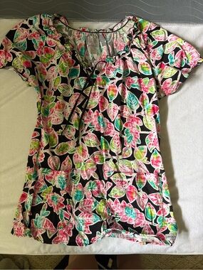 Floral scrub top